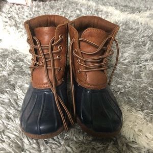 Girls duck boots